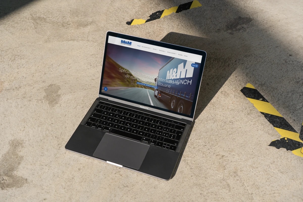 Site web de Militzer & Münch présenté sur un ordinateur portable